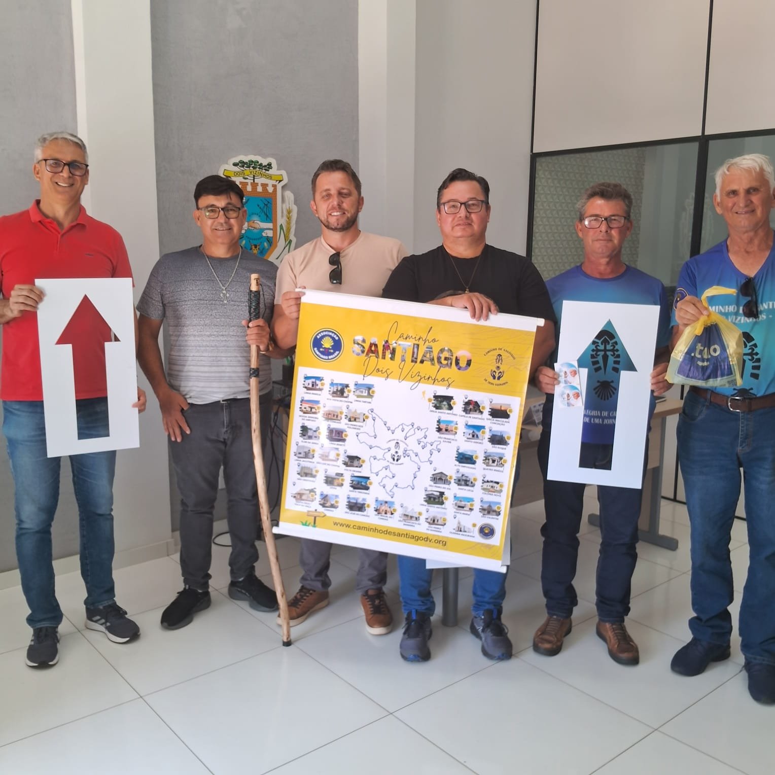 DOIS VIZINHOS RECEBE COMITIVA DE CAPITÃO LEÔNIDAS MARQUES PARA CONHECER O CAMINHO DE SANTIAGO