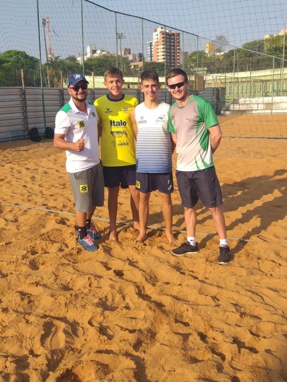 Atletas de Dois Vizinhos Participaram de Peneira da Seleção de Base