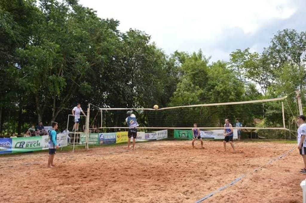 Duplas Duovizinhenses de Vôlei de Praia Participam do 4º Verão Capanema