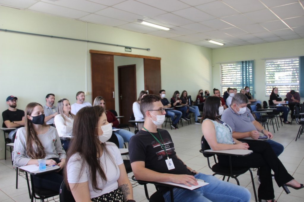 Secretarias Municipais de Dois Vizinhos Participam de Treinamento