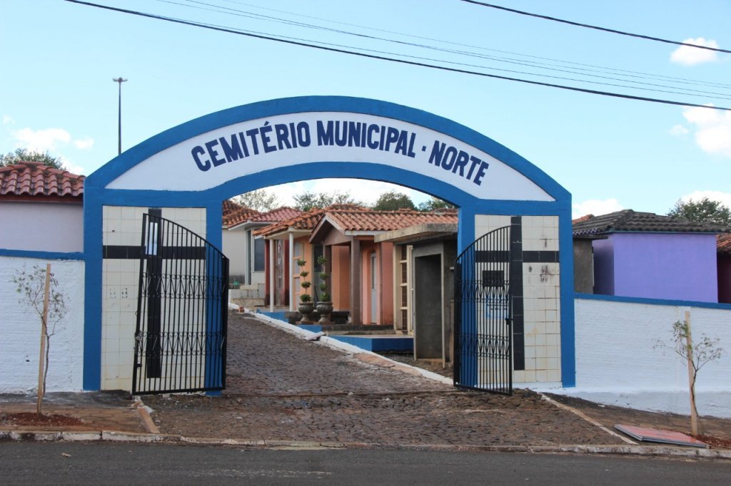 Cemitérios Municipais de Dois Vizinhos Estão Recebendo Melhorias