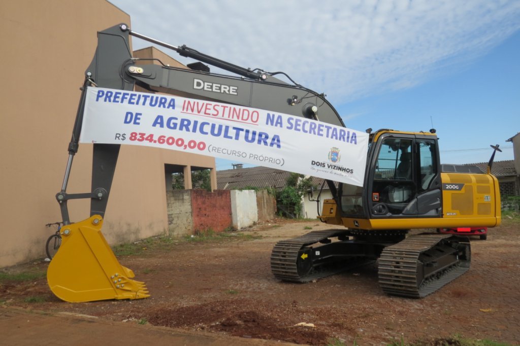 Administração Municipal Adquire Nova Escavadeira Hidráulica Com Recursos Próprios
