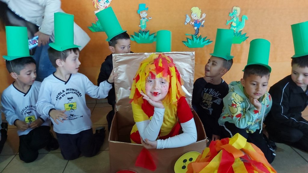 Professores Municipais Trabalham o Projeto Contos e Encantos Com os Alunos dos Cmeis e Escolas da Rede Municipal